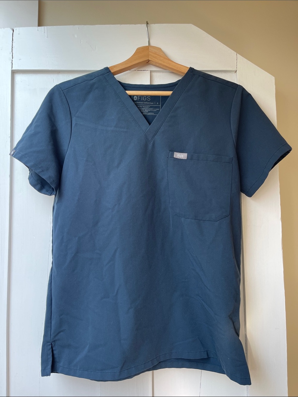 Figs Woman’s blue scrub set
